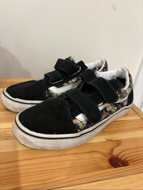 Vans Kids Black Floral Velcro Skate Sneakers